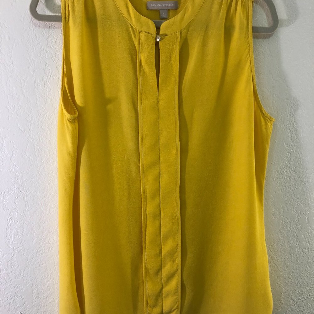 Fun Banana Republic Tank - Picture 5 of 7